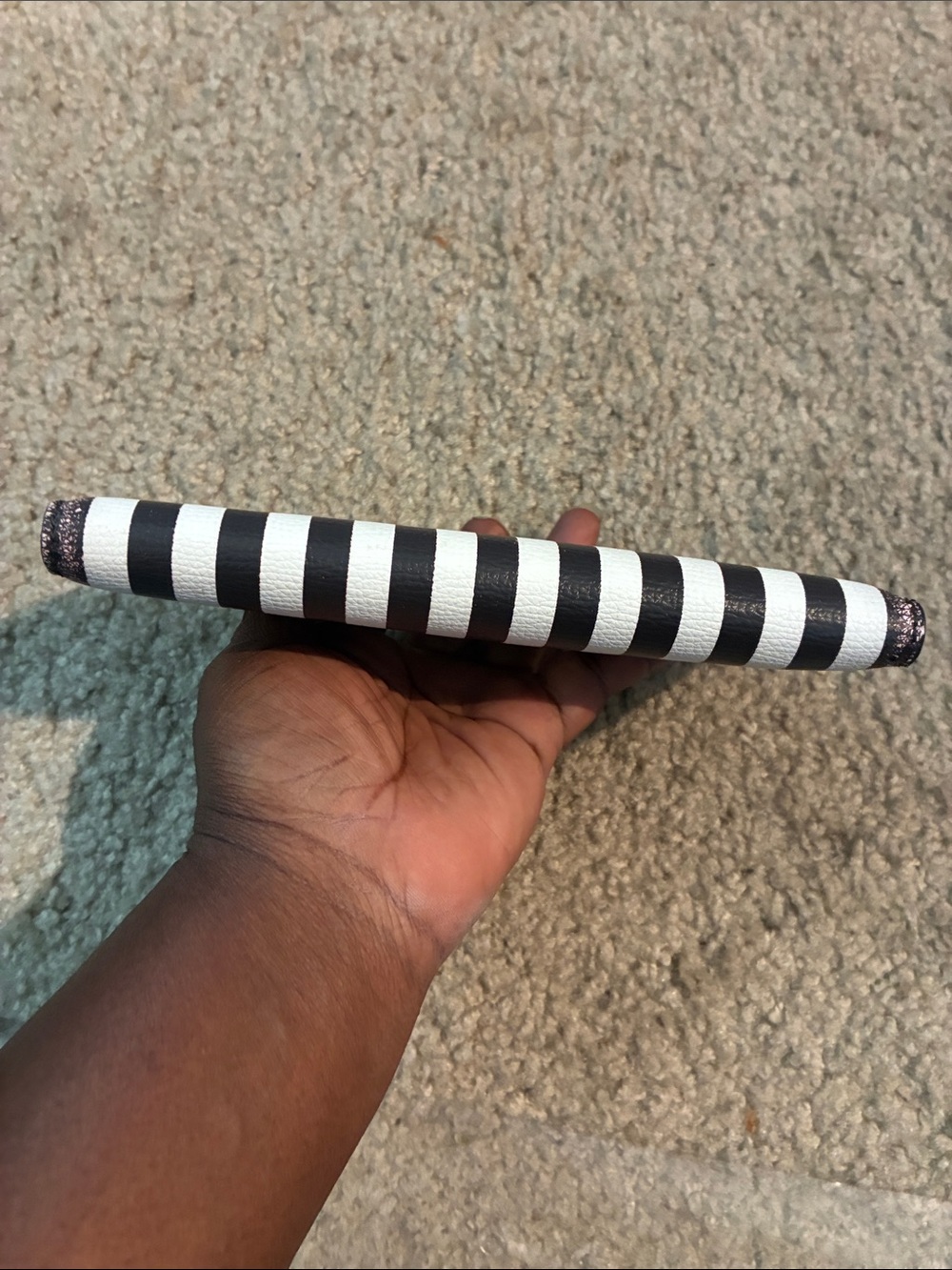 Henri Bendel Black and White Striped Zip-Around Wallet - Picture 9 of 9